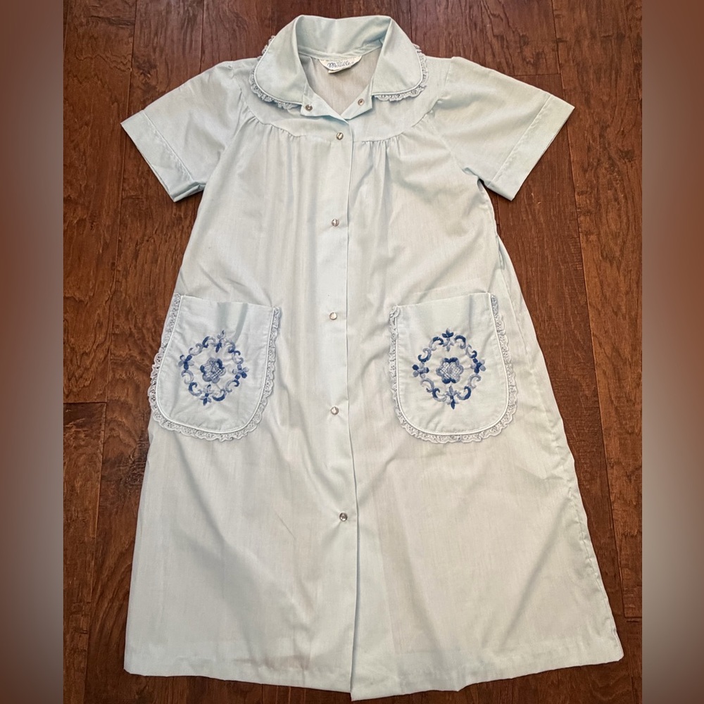 Ladies Vintage Merville pearl snap house coat robe size 14